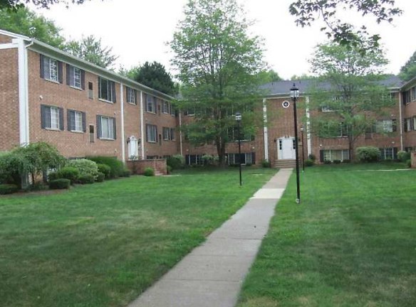 Georgetown Manor Apartments - Madison, OH