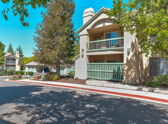 Hillcrest View Apartments - Antioch, CA