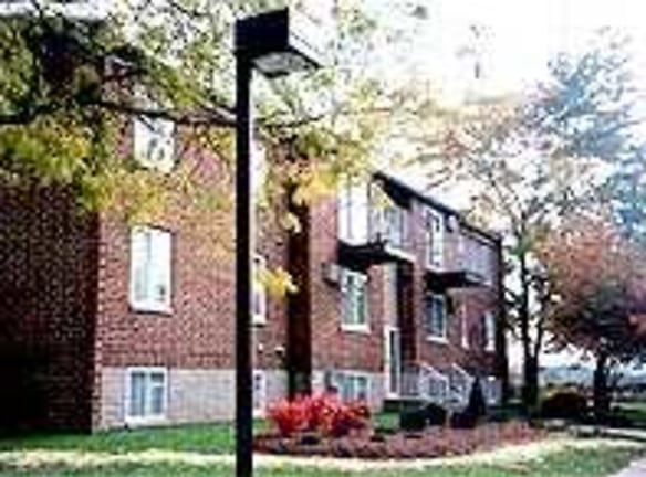 Oak Hill Village Apartments - Willoughby, OH
