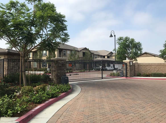 Cedar Glen Apartments Homes - Riverside, CA
