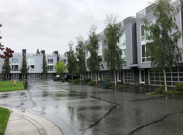 Aurora Square Apartments - Anchorage, AK