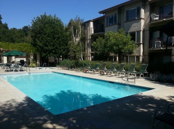 Valley Oaks Village - Newhall, CA
