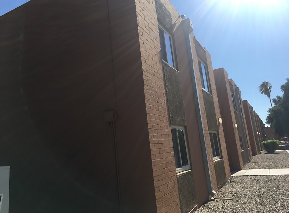 Catalunya Apartments - Tucson, AZ