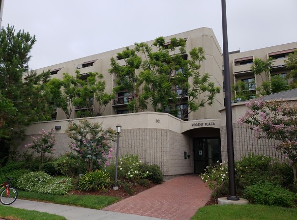 Regent Plaza Apartments - Inglewood, CA