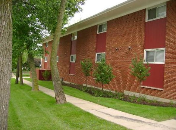 Prairie Path Apartments - Wheaton, IL