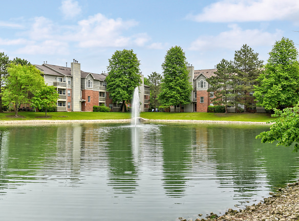 The Green At Chevy Chase Apartments - Buffalo Grove, IL