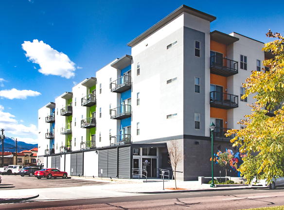 Blue Dot Place Apartments - Colorado Springs, CO