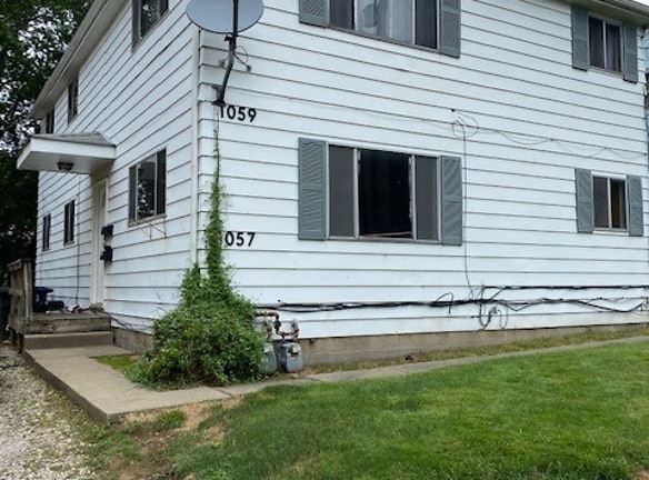 1057 Harrison Ave - Akron, OH