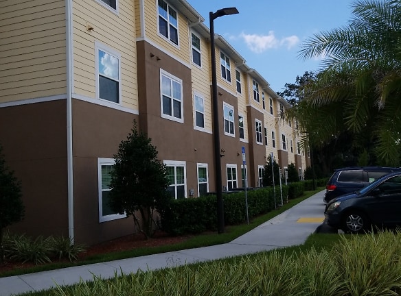 Caroline Oaks Apartments - Jacksonville, FL