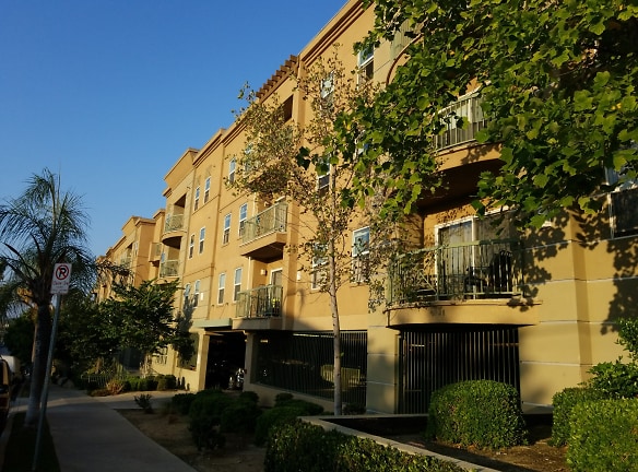 Miramar Village Apartments - Los Angeles, CA