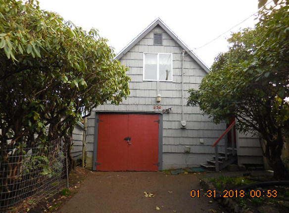 634 NW Lee St - Newport, OR