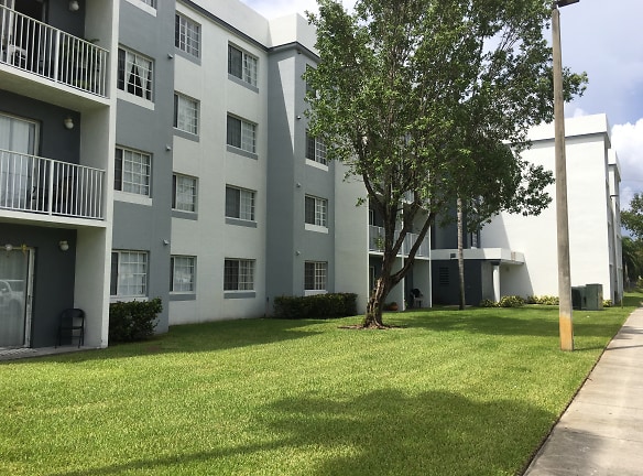 Villa Esperanza Apts Apartments - Hialeah, FL