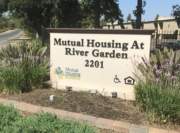 Mutual Housing At River Garden Apartments - Sacramento, CA