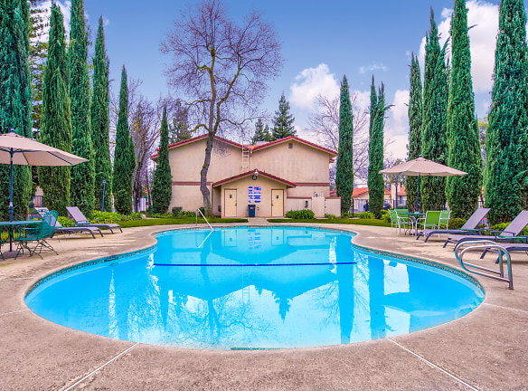 Palm Mission Village Apartments - Fresno, CA