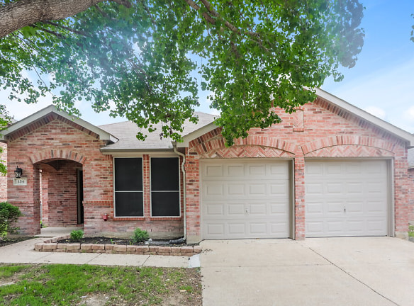154 Wandering Dr - Forney, TX