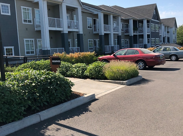 Waterford Grand Apartments - Eugene, OR