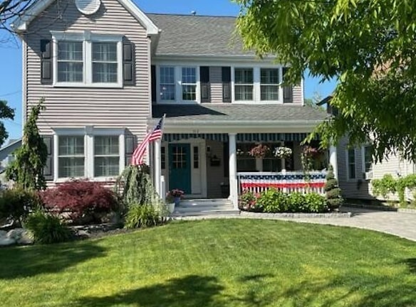 512 Sussex Ave - Spring Lake, NJ