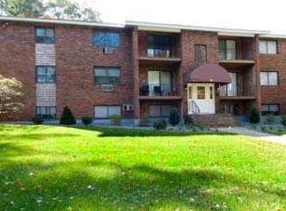 Walnut Park Apartments - Foxboro, MA