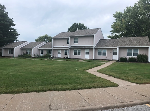 Sunset Park Apartments - Muscatine, IA