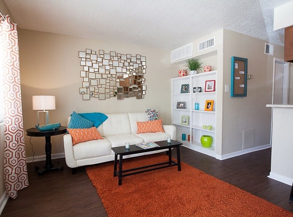 Eastgate Apartments - College Station, TX