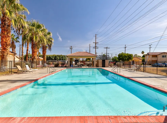 Creekside Apartments - Cathedral City, CA