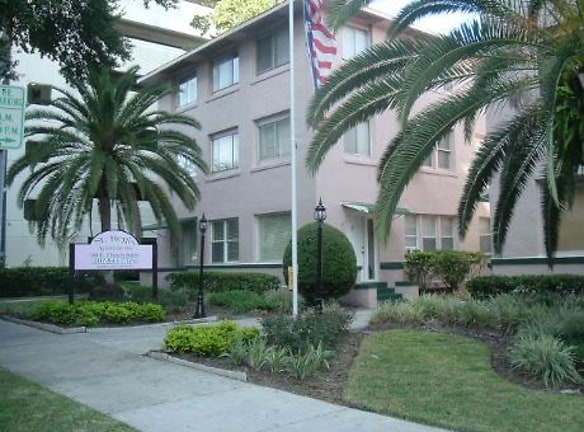 St. Regis Apartments - Orlando, FL
