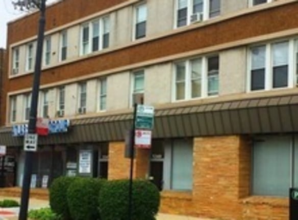 5349 W Lawrence Ave unit 2W - Chicago, IL