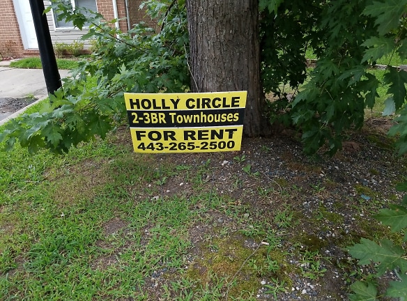 Holly Circle Townhouses Apartments - Aberdeen, MD