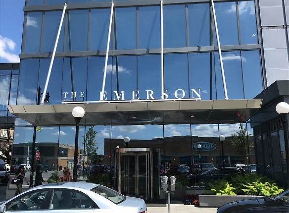 The Emerson Apartments - Oak Park, IL