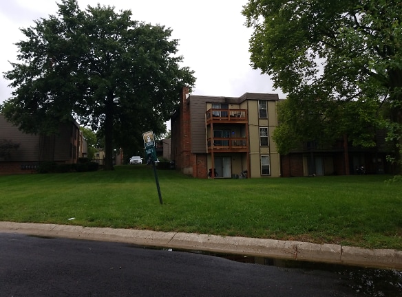The Bluffs Apartments - Gladstone, MO