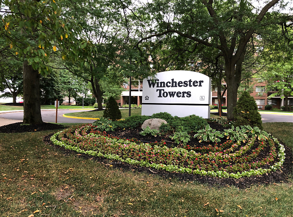 Winchester Towers Apartments - Mount Pleasant, MI