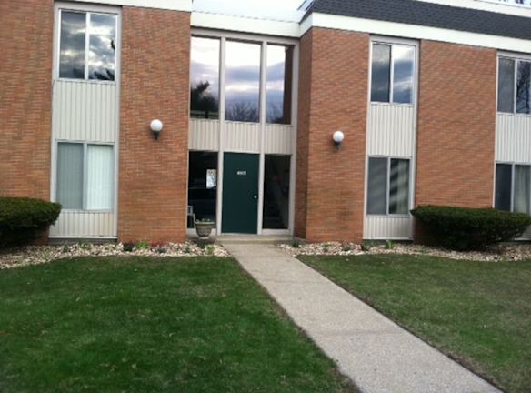 889 Woodside Rd unit 18 - Muskegon, MI