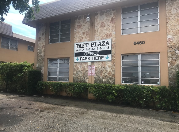 Taft Plaza Apartments - Hollywood, FL