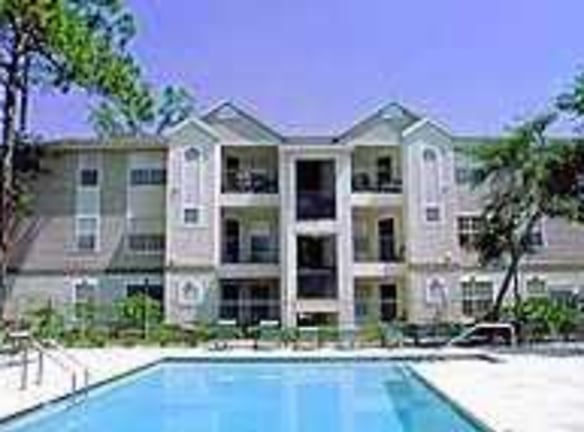 Golden Oaks Apartments - Winter Park, FL
