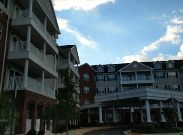 The Crossings At Chantilly Apartments - Herndon, VA