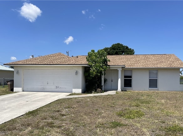 3604 SW 1st Ave - Cape Coral, FL