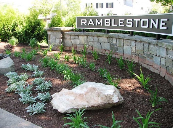Ramblestone Apartments - Bloomfield, CT