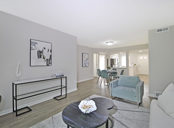 Bloomfield Villas Apartments - Auburn Hills, MI