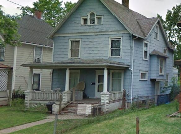 1243 Louisiana Ave NW - Canton, OH
