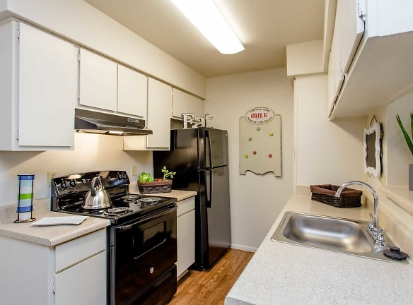 Madison Pointe Apartments - College Station, TX