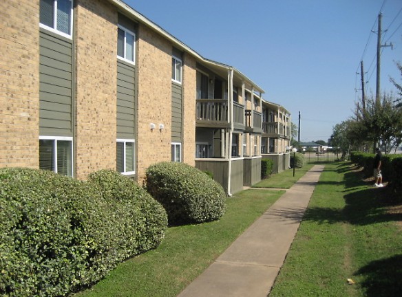 Edgewood Apartments - Sealy, TX