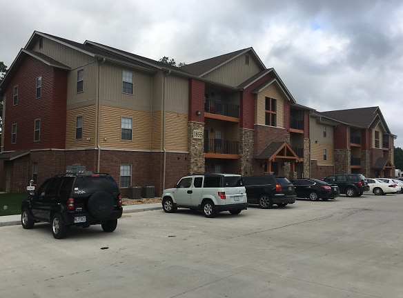 The Lodges At Rolla Apartments - Rolla, MO