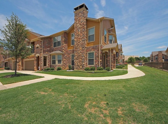The Mansions At Hickory Creek - Hickory Creek, TX