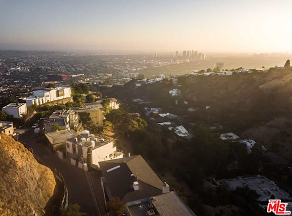 1885 Sunset Plaza Dr Apartments Los Angeles, CA 90069