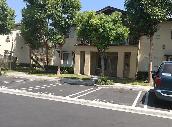 Hermosa Village Apartments - Anaheim, CA