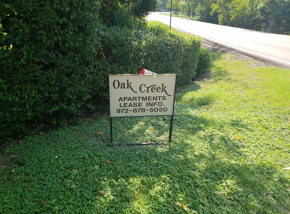 Oak Creek Apartments - Ennis, TX