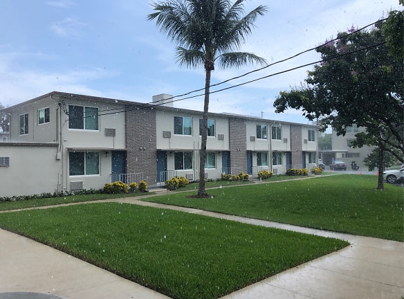 Gateway Terrace Apartments - Fort Lauderdale, FL