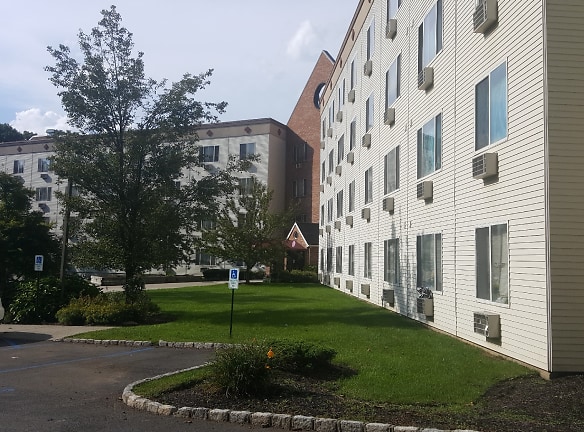 Sycamore Crest Apartments - Spring Valley, NY