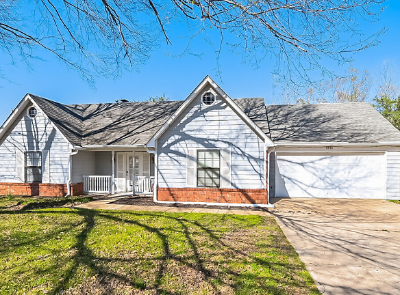 9898 Cherokee Dr - Olive Branch, MS