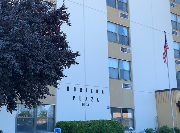Horizon Plaza Apartments - Emporia, KS